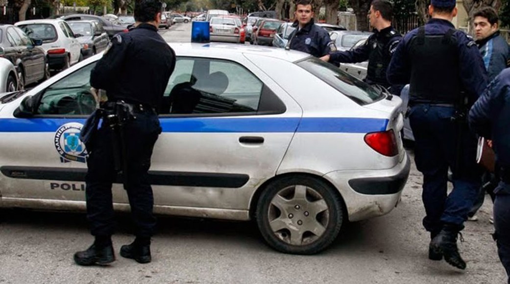 E ngatërruan me dikë tjetër  policia greke rreh brutalisht të riun shqiptar