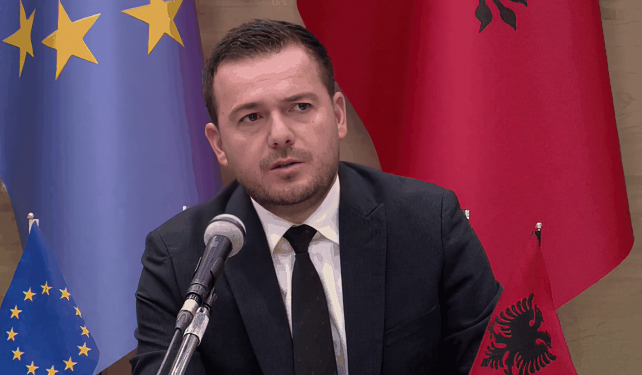 Helmoi 2 herë studentët e Akademisë së Sigurisë, ministri i buqësisë i del krah Nikoqirit: Herën e parë s’kishte faj
