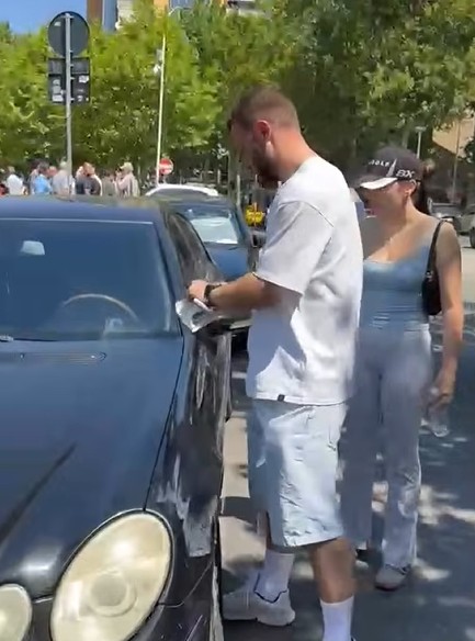 Studentët ju vënë  gjoba  makinave të deputetëve  Policia me dy standarde
