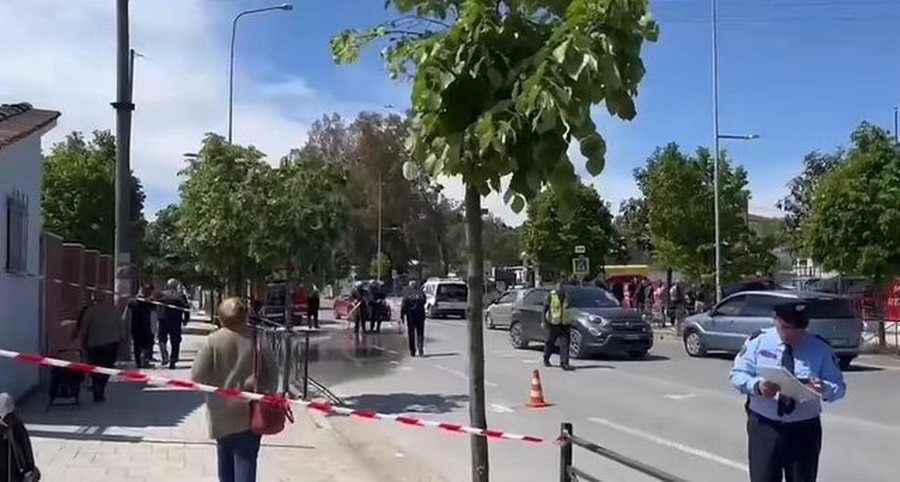 Aksident i rëndë në Patok   Benz i  përplaset me motorin   në gjendje kritike drejtuesi