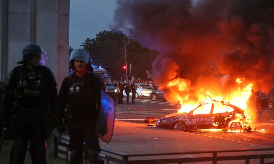 Festimet për fitoren e PSG-së kthehen në tragjedi, konfirmohen dy viktima në Paris