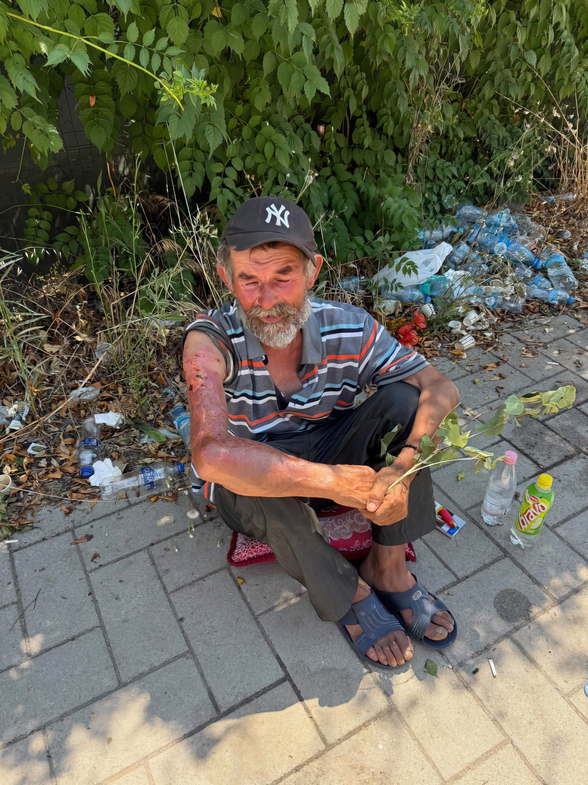 Urgjenca nuk i jep ndihmë sepse e quan endacak, kërkohet ndihmë për zotërinë në Astir