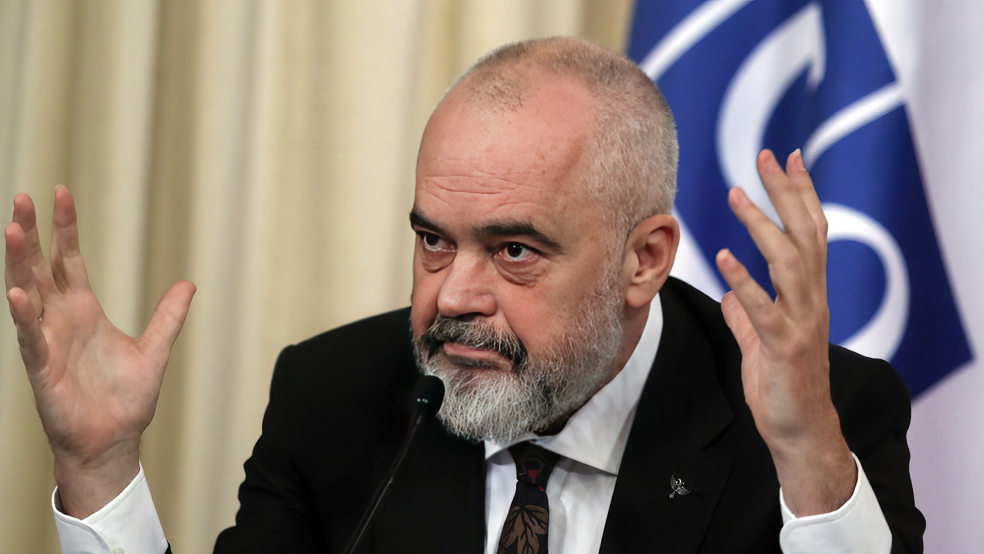 Rama për protestuesit  O Zot fali se nuk dinë ç bëjnë 