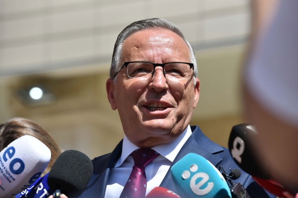 Hamza pas takimit: PDK në këtë mandat mbetet në opozitë, i dëshirojmë suksese Kurtit