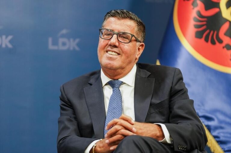 Nënshkrimet për shkarkimin e Abdixhikut, çfarë tha Haziri para selisë së LDK-së?