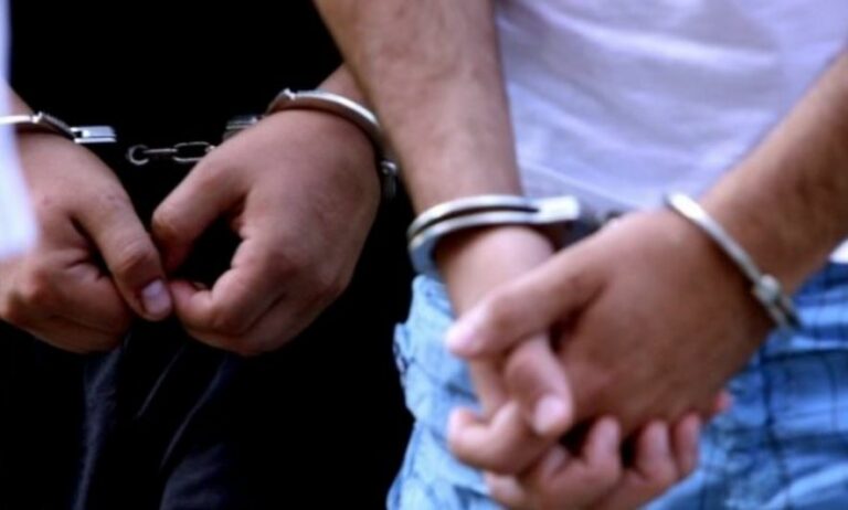 Dallavere me dokumentet për shitblerjen e disa parcelave, arrestohen 3 persona në Mitrovicë