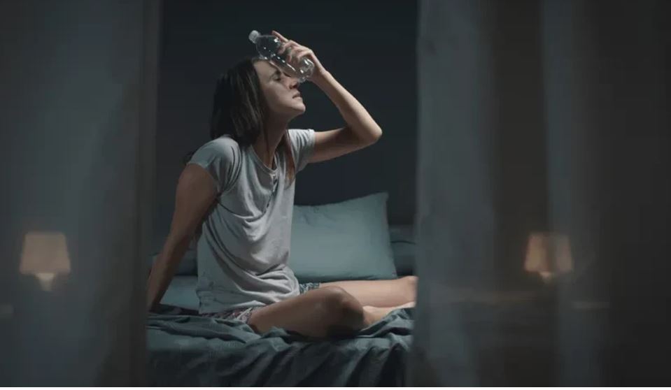 Nuk flini dot nga vapa? Një pozicion gjumi mund ta bëjë natën shumë më të lehtë
