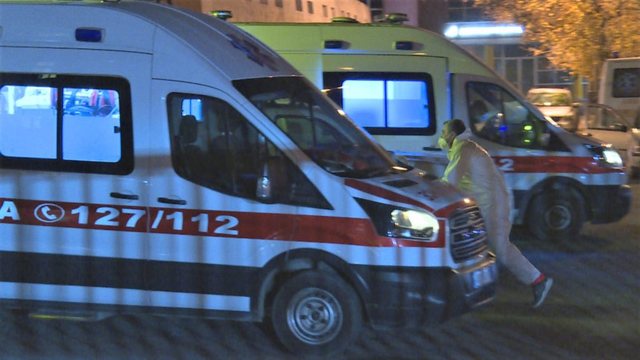 E rëndë në Tiranë: Humb jetën një 35-vjeçare, dyshohet se u hodh nga kati i katërt i pallatit