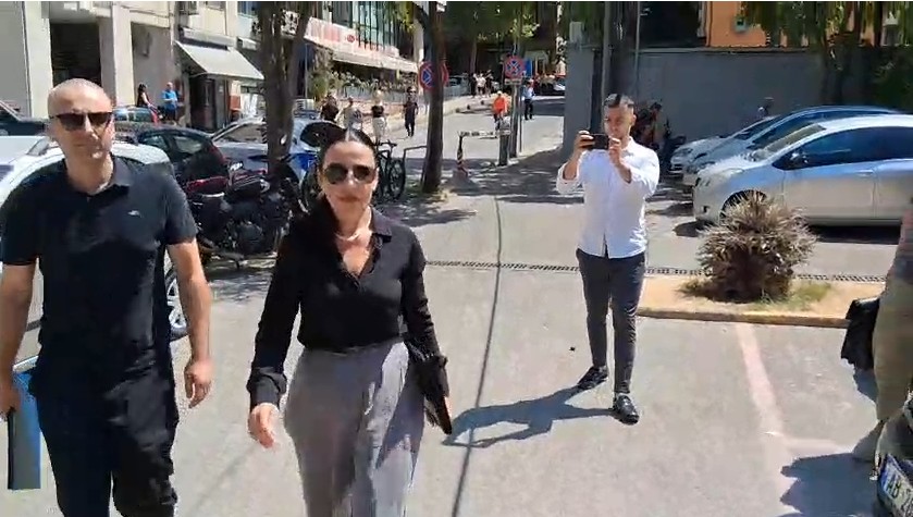 Belinda Balluku mbërrin në SPAK
