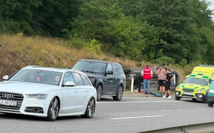 Aksident fatal afër Sllatinës, vetura i merr jetën këmbësorit