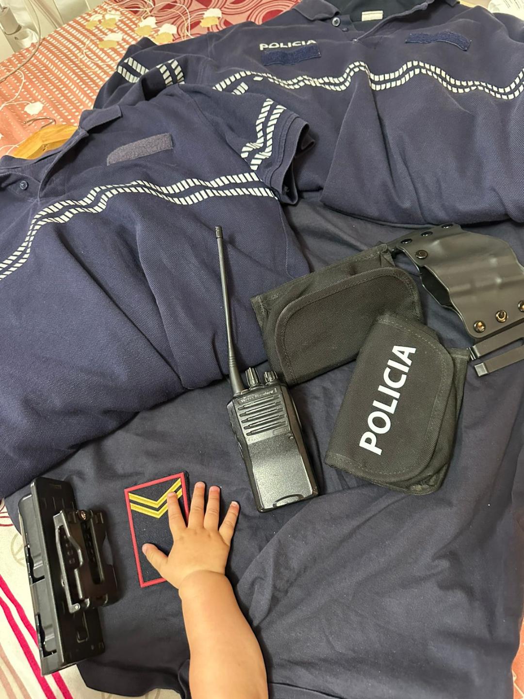 Mesazh nga një efektiv policie për protestuesit  Më falni  Çdo ditë dua ta heq uniformën e t ju bashkohem 