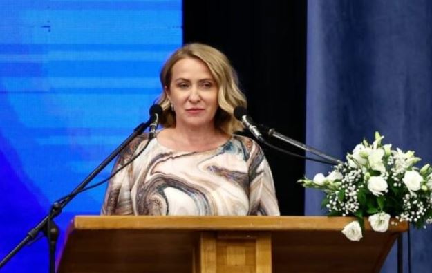 Paunoviq me pagë drejtoreshe në një institucion të mbyllur në Kosovë