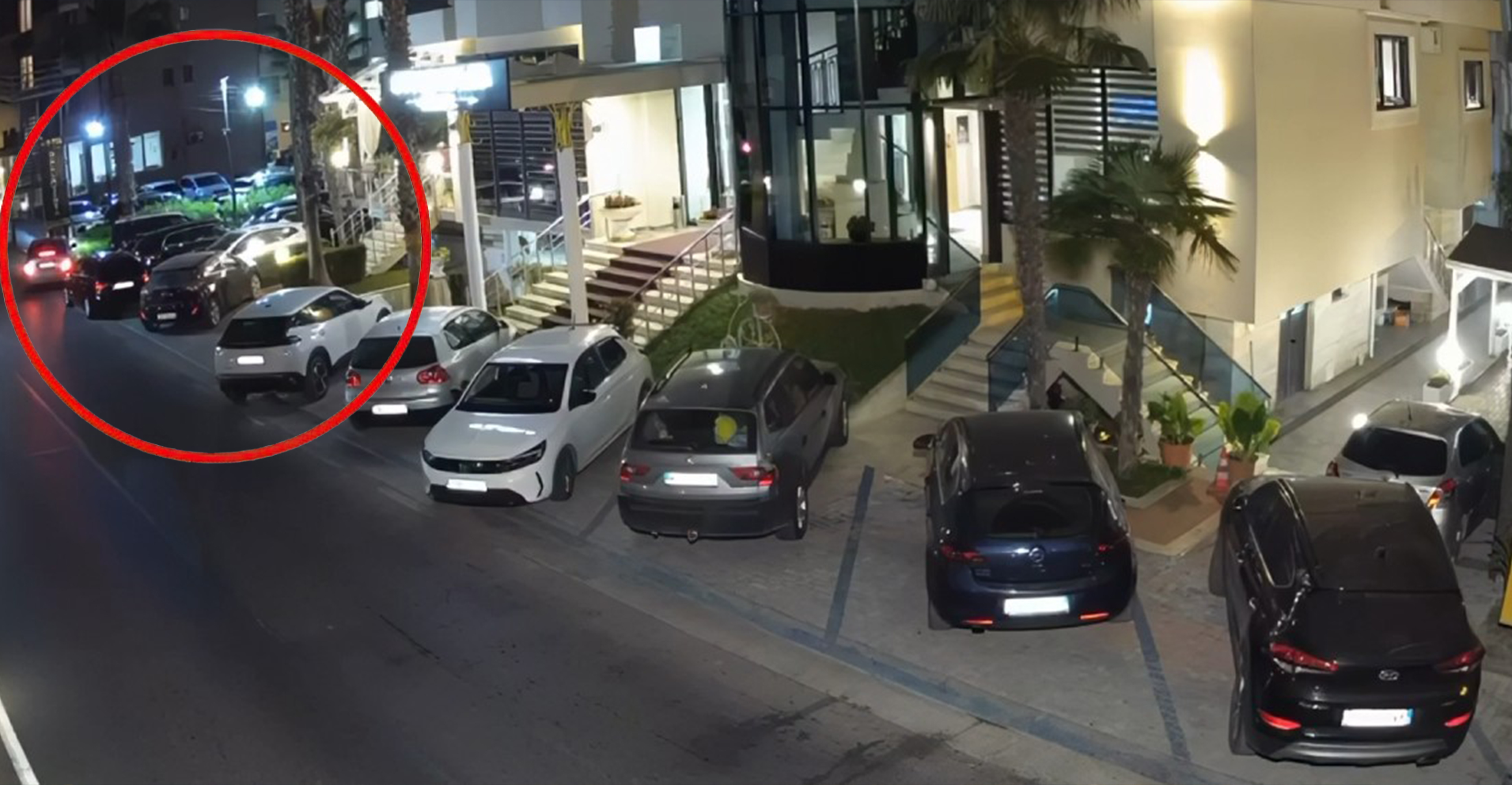 I dëmtuan makinën në parking  qytetari apel  Më kontaktoni para se t ju denoncoj