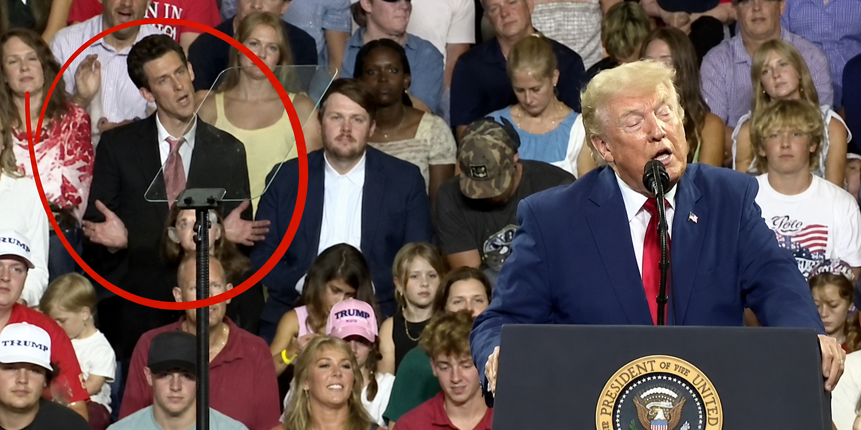 Burri pas Trumpit i imiton çdo gjest gjatë fjalimit  rrjeti pyet  Po tallet me të 