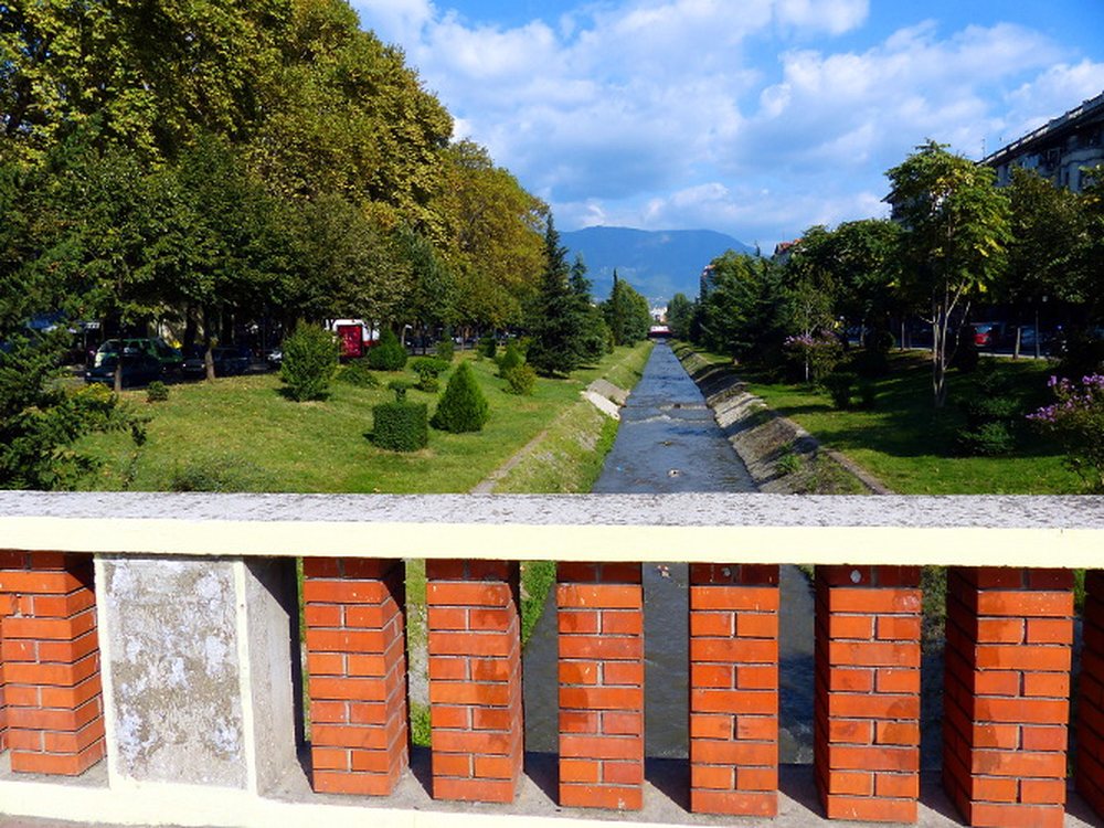  200 mijë € për gropën e turpit  100 MILIONË € nuk mjaftuan t i vinin kapakun ujërave të zeza në Tiranë