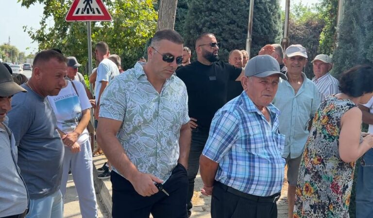 Bankers Petroleum u merr tokën dhe nuk u jep qiranë  800 banorë të Patos Marinzës në protestë për bukën e gojës 