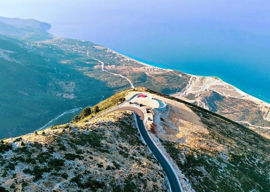 Ofertë okazion e qeverisë për oligarkët: Fitoni 2 hotele në pronë shtet në Palasë e Dhërmi qyl veç na ndërtoni zyrat