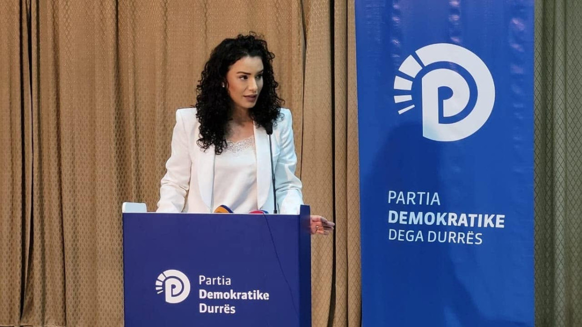 Rama e bëri drejtoreshë Turizmi  reagon ish sekretarja e Berishës  Jam demokrate  po s jam me PD