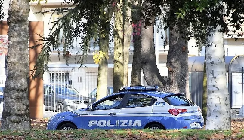  Sidi  shqiptari arrestohet në Itali me 18 mijë euro cash dhe makinë luksoze