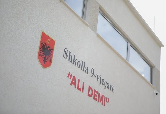 Mësuesit e  Ali Demit  nuk kanë marrë pagesat për  After School  dhe Kampin Veror  Kemi punuar pa paguar