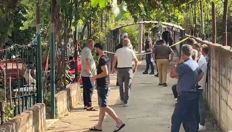 35 vjeçari në Roskovec vret ish vjehrrin  Plagos ish vjehrrën dhe merr peng ish gruan