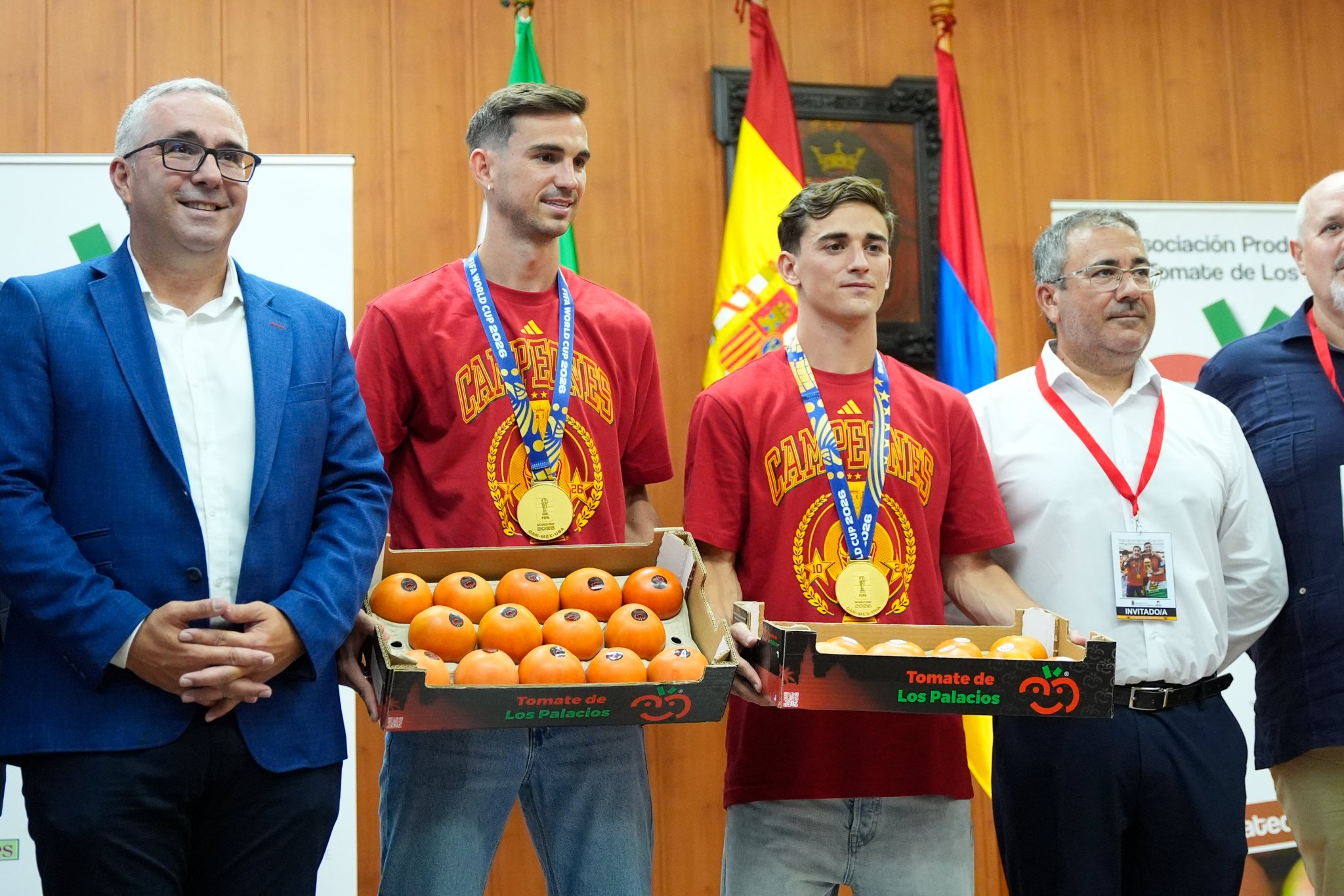 Kampionët e Botës shpërblehen me peshën e tyre në domate  tradita unike për yjet spanjollë