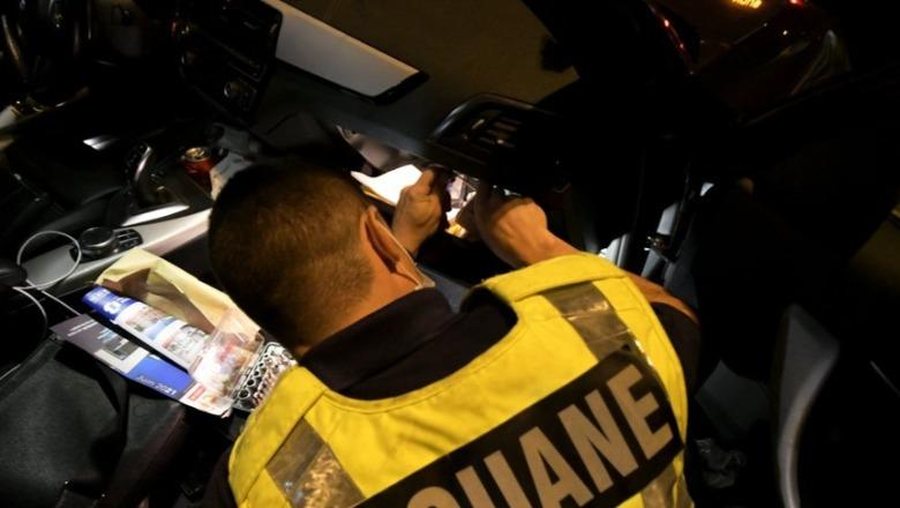  Kam gjyshen sëmurë   i riu shqiptar kapet me 158 kg kanabis në BMW