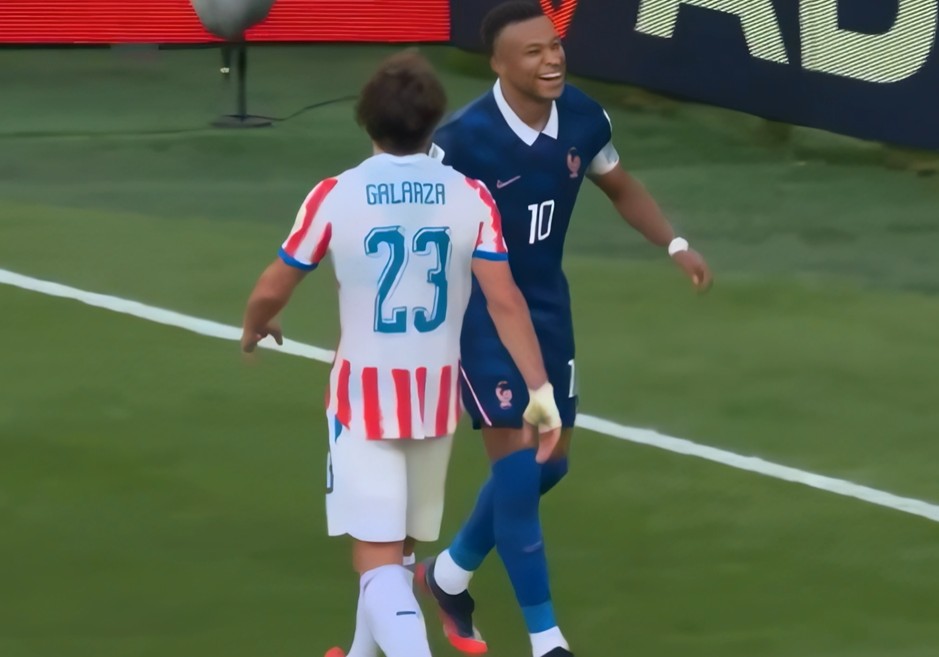 E provokuan gjatë gjithë ndeshjes, Mbappe u qesh në fytyrë paraguajanëve