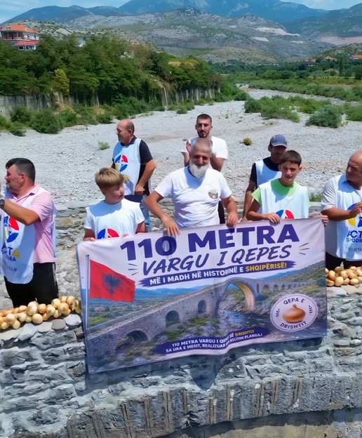 Vargu gjigant me qepët e Postribës shtrihet te Ura e Mesit  Kujtim Plangaj realizon sfidën e veçantë