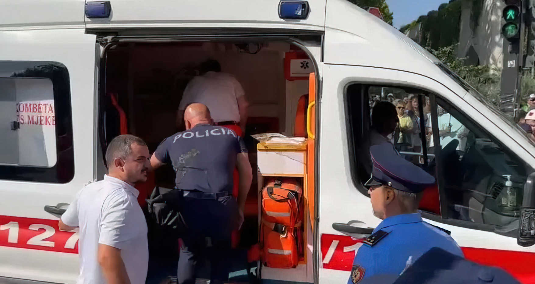 Protesta para Kuvendit  Shoqërohen 6 protestues  lëndohen 7 efektiv policie