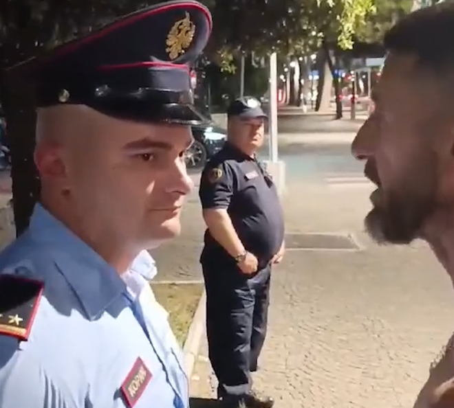 Pasi u puthi duart efektivëve  Niko Qarkaj tregon tregon se cili prej tyre e ka dhunuar