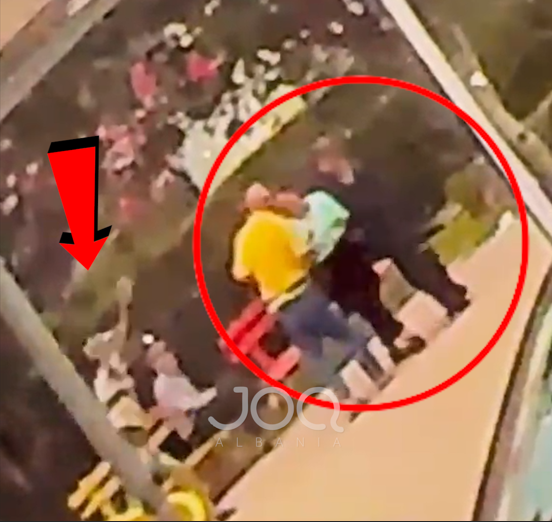 Pamje të rënda  Burri godet me gur në kokë shitësen e farave pas një konflikti të çastit