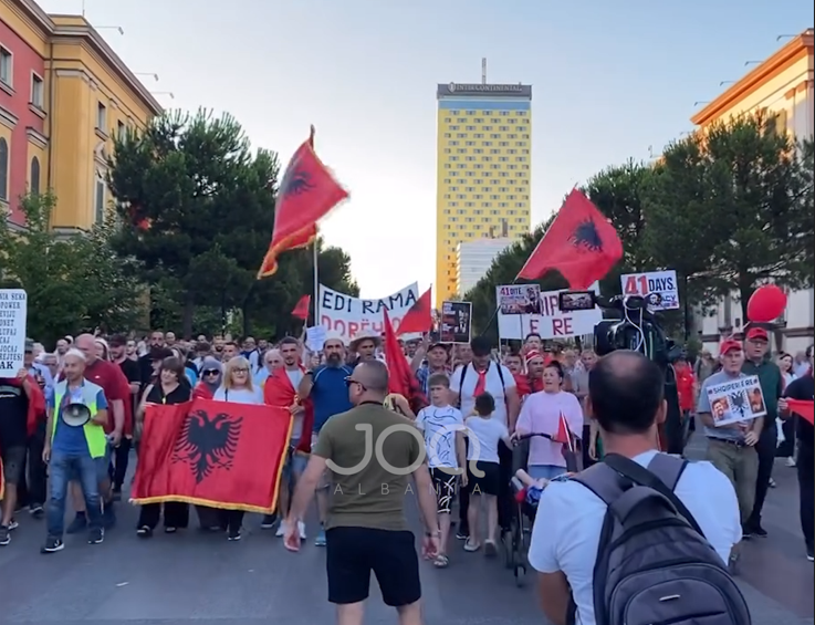 Dita e 41 të e protestës qytetare  nis marshimi drejt Kryeministrisë