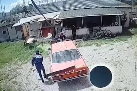 74-vjeçari nga Erseka denoncon: “Policia më sekuestroi makinën relike pa më dhënë asnjë shpjegim”