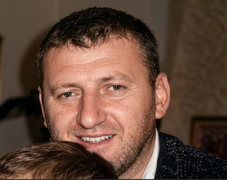 I zhdukur prej muajsh  kërkohet ndihmë për gjetjen e 52 vjeçarit nga Tirana
