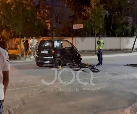 Aksident në Durrës  makina përplaset me një fëmijë me biçikletë elektrike