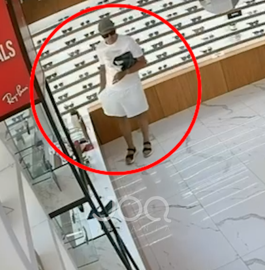 Klienti filmohet duke vjedhur syzet 1150 euro në një optikë