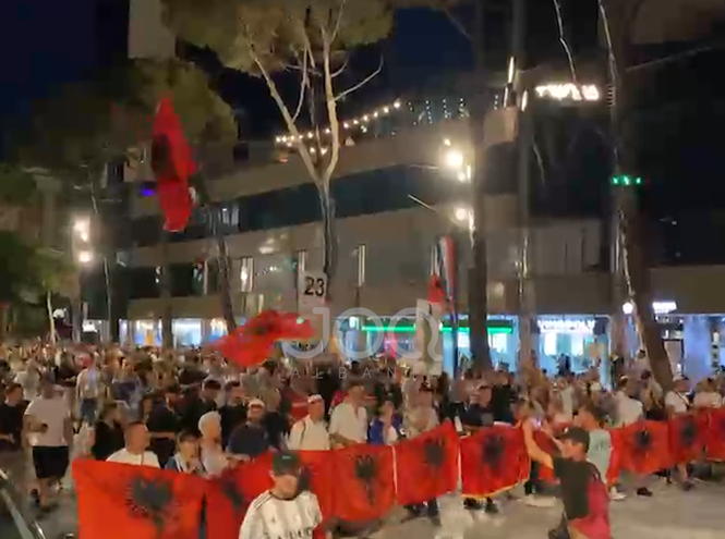 Dita e 50 të e rezistencës  qytetarët nisin marshimin  Ju erdhi fundi 