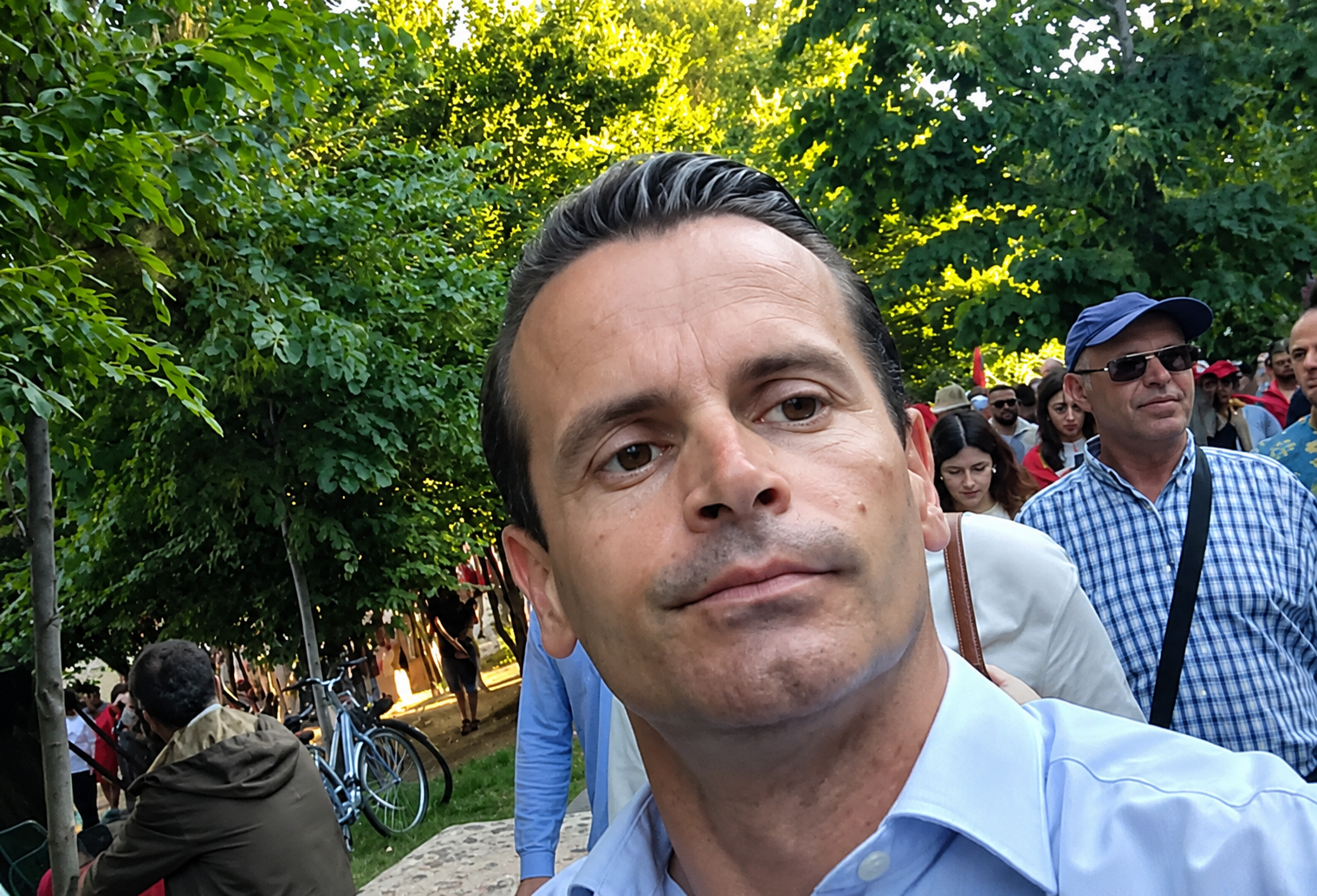 Pedagogu denoncon: Më pushuan nga puna sepse mora pjesë në protestën qytetare!