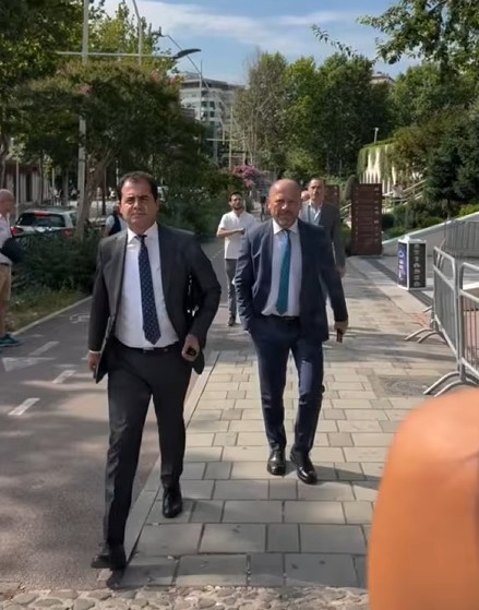 Protestuesit te Kuvendi nuk kursejnë as deputetët e PD