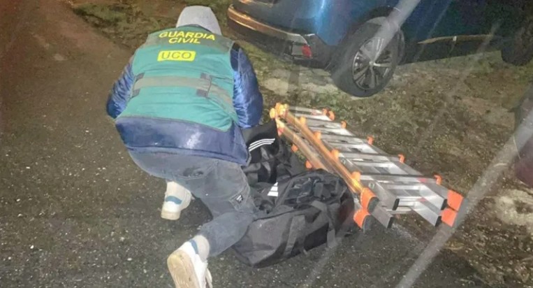 Ekstradohet në Spanjë shqiptari i dyshuar për 80 kg kokainë në portin e Vigos