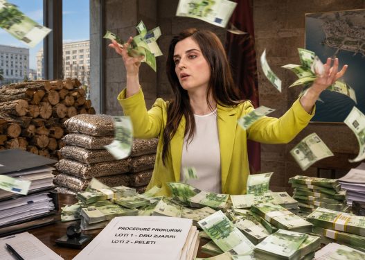 Sako fal 378 milionë lekë për dru zjarri, fiton Buça që merret dhe me parukeri!