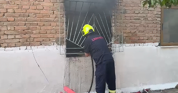 Humbi jetën nga zjarri, 70-vjeçari dyshohet se ia vuri vetë flakën shtëpisë
