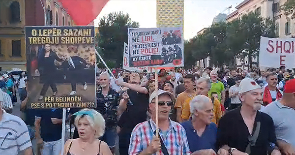Protesta e 58-të, qytetarët marshojnë drejt Kryeministrisë: “Ju erdhi fundi!”