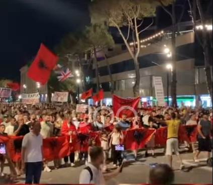  Ju erdhi fundi   pamje nga marshimi në ditën e 43 të të protestës