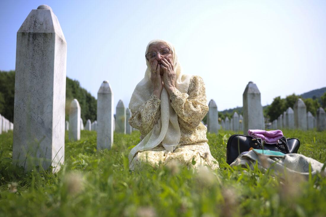 Gjenocidi i Srebrenicës, masakra ku ushtarët serbë vranë burra dhe djem myslimanë