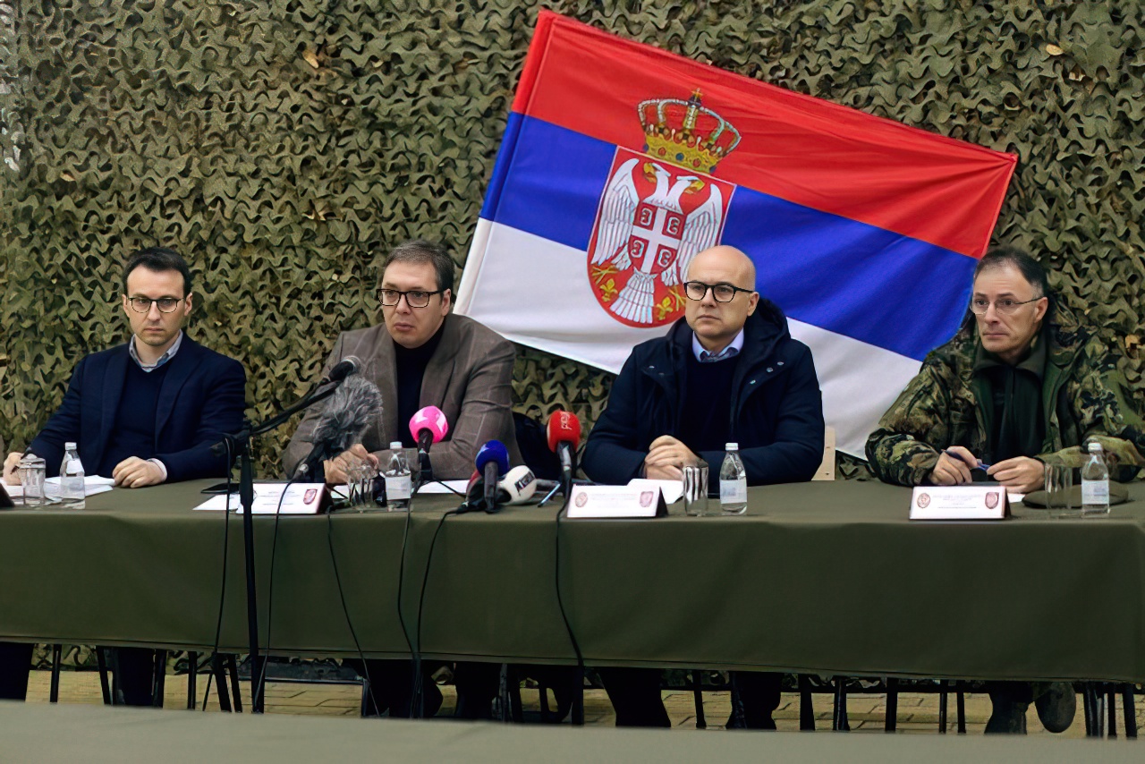 Vuçiç sulmon aleancën rajonale dhe u lë mesazh ushtarëve: Kosova është e jona dhe duhet mbrojtur