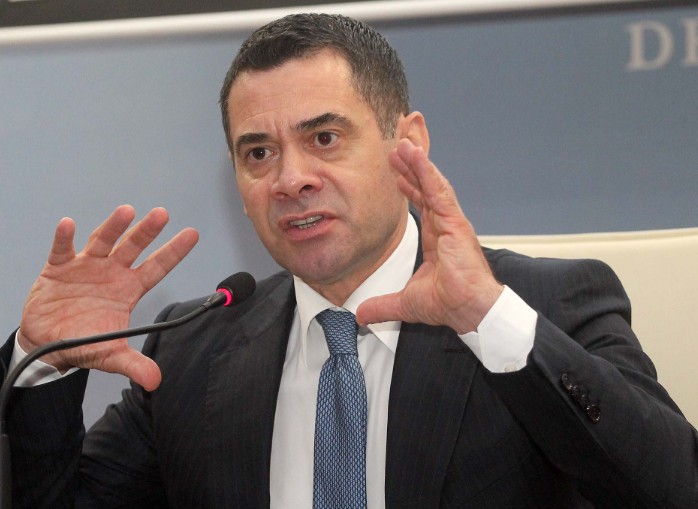 dosja-aruba-ne-pergjime-del-edhe-emri-i-arben-ahmetajt-sms-c-a-thote-derman-ke-folur-do-fakte-projekte-serioze