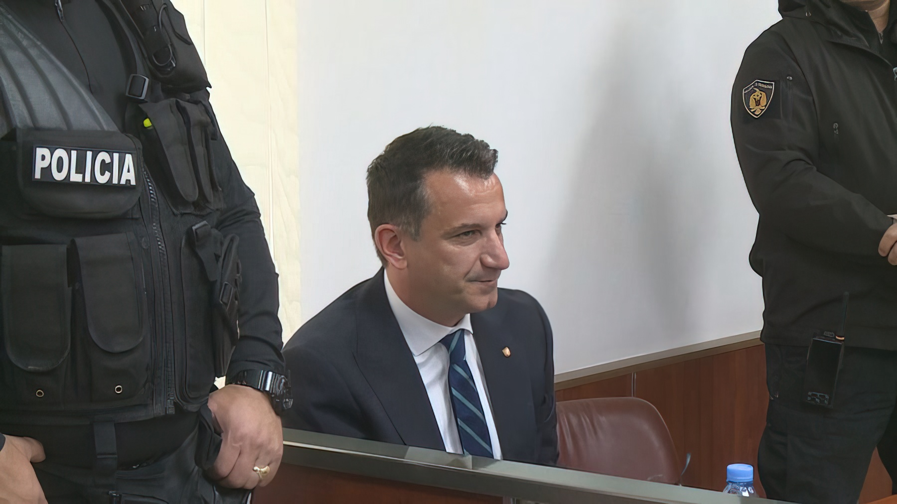 Gjykata i jep goditjen e radhës Veliajt  rrëzohet padia ndaj prokurorit Ols Dado