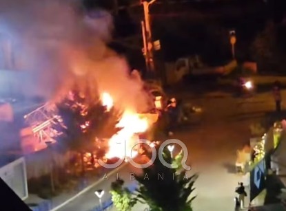 Për të dytën natë radhazi digjen koshat e mbeturinave te Mangalem 21, Tiranë: “Policia vjen, por nuk merret asnjë masë”